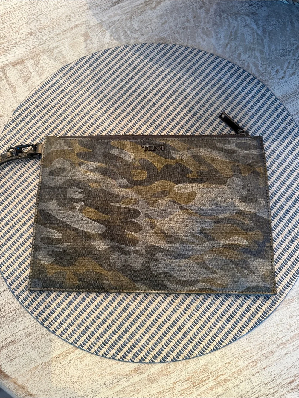 Tumi Camouflage Toiletry Pouch - Olive & Gray Camo